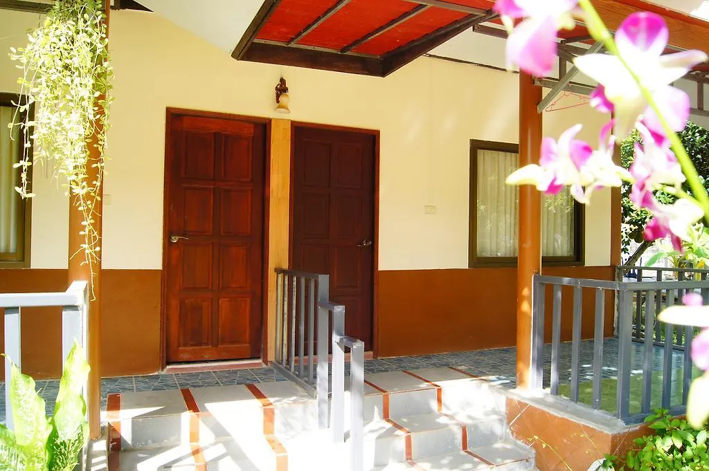 Lanta Sky House Otel Ko Lanta Konukevi